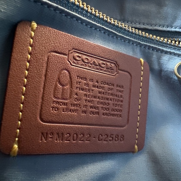 Ergo Shoulder Bag In Signature Jacquard - Picture 6 of 6